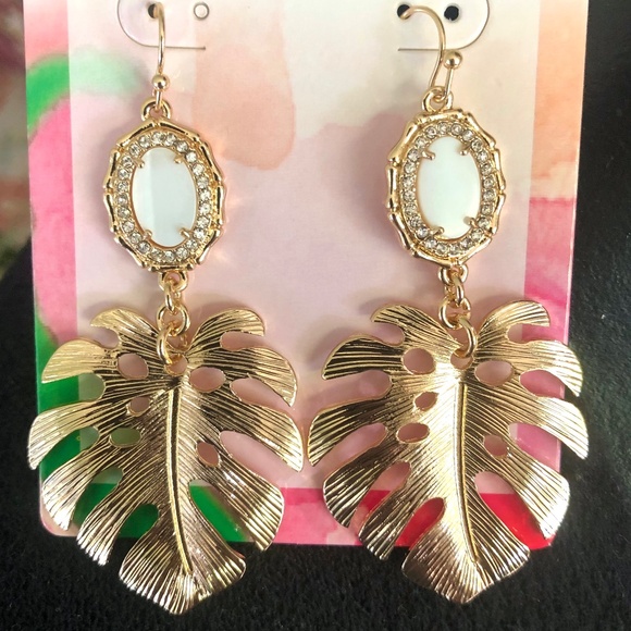 LILLY PULITZER EARRINGS NWT EXQUISITE MONSTERA LEAF  ⭐️ JUNGLE VIBE GOLD - Picture 2 of 10